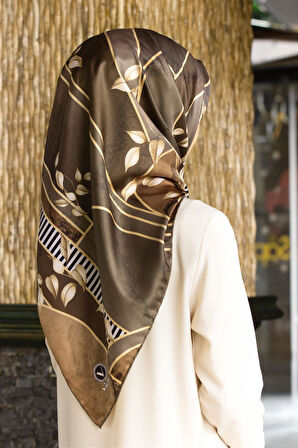 Twill Yapraklı Ve Geometrik Desenli Bej Renkli 90x90 Eşarp (İpek İçermez) Kenar Dikiş Şekli El Dikişli