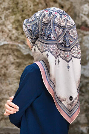 %100 Twill İpek Şal Desenli Pudra - Bebe Mavisi Renkli 90x90 Eşarp Dikim Şekli : El Dikişi