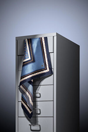 %100 Twill İpek Gold Halka Desenli İndigo - Lacivert Renkli 90x90 Eşarp Dikim Şekli : El Dikişi