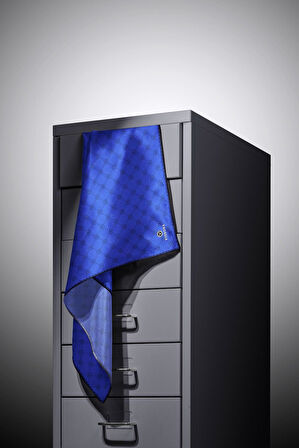 %100 Twill İpek Monogram Desenli Saks Renkli 90x90 Eşarp Dikim Şekli : El Dikişi