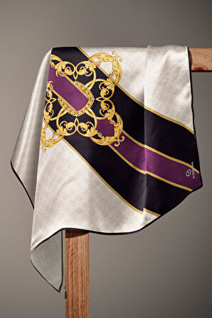 %100 Twill İpek Monogram Ve Barok Desenli Krem - Mürdüm Renkli 90x90 Eşarp Dikim Şekli : El Dikişi