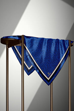 %100 Twill İpek Leopar Desenli Saks Renkli 90x90 Eşarp Dikim Şekli : El Dikişi