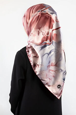 Rayon Batik Desenli Pudra Renkli 90x90 Dikim Şekli : El Dikişi Eşarp (İpek İçermez) Kenar Dikiş Şekli El Dikişli