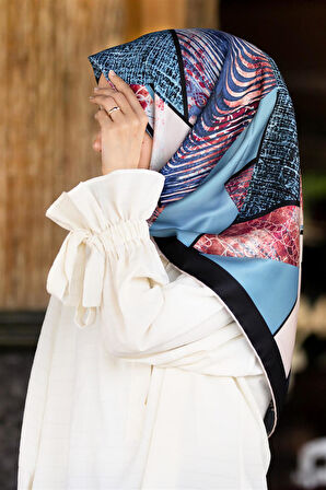 Twill Dalgalı Geometrik Desenli Petrol Mavisi Renkli 90x90 Eşarp (İpek İçermez) Kenar Dikiş Şekli El Dikişli