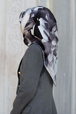 %100 Twill İpek Geometrik Desenli Siyah - Beyaz Renkli 90x90 Eşarp Dikim Şekli : El Dikişi