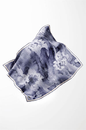 Twill Batik Desenli Bebe Mavisi Renkli 90x90 Eşarp (İpek İçermez) Dikim Şekli : El Dikişi