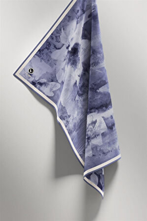 Twill Batik Desenli Bebe Mavisi Renkli 90x90 Eşarp (İpek İçermez) Dikim Şekli : El Dikişi