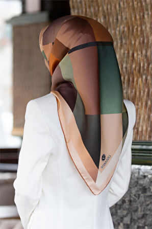 %100 Twill İpek Geometrik Desenli Bej - Haki Renkli 90x90 Eşarp Dikim Şekli : El Dikişi