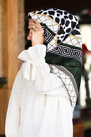 Twill Taş Desenli Zümrüt Yeşili Renkli 90x90 Eşarp (İpek İçermez) Kenar Dikiş Şekli El Dikişli