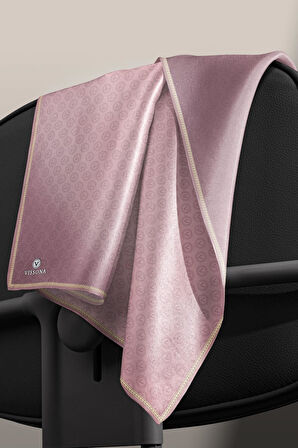 %100 Twill İpek Monogram Desenli Pudra - Gold Renkli 90x90 Eşarp Dikim Şekli : El Dikişi