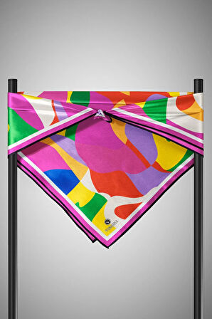 %100 Twill İpek Geometrik Desenli Fuşya Renkli 90x90 Eşarp Dikim Şekli : El Dikişi