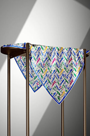 %100 Twill İpek Geometrik Desenli Saks - Zümrüt Yeşili Renkli 90x90 Eşarp Dikim Şekli : El Dikişi