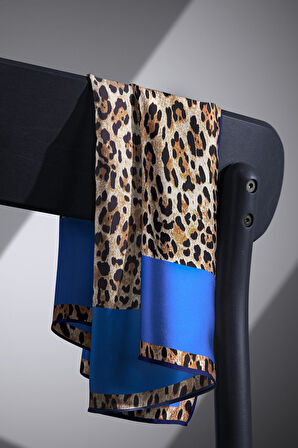 %100 Twill İpek Leopar Desenli Saks Renkli 90x90 Eşarp Dikim Şekli : El Dikişi