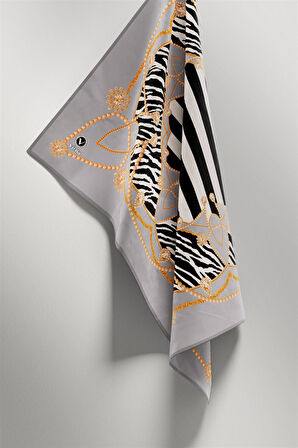 Twill Gold Detaylı Zebra Desenli Gümüş Renkli 90x90 Eşarp (İpek İçermez) Kenar Dikiş Şekli El Dikişli