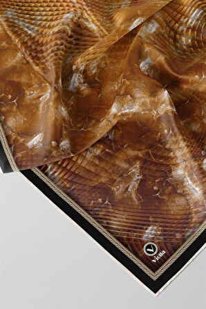 Twill Batik Desenli Hardal Renkli 90x90 Eşarp (İpek İçermez) Kenar Dikiş Şekli El Dikişli