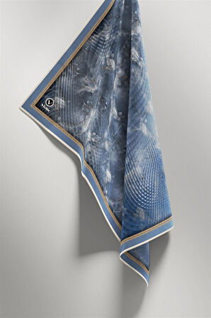 Twill Batik Desenli Bebe Mavisi Renkli 90x90 Eşarp (İpek İçermez) Kenar Dikiş Şekli El Dikişli