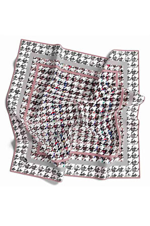 Twill Kazayağı Desenli Pudra Renkli 90x90 Eşarp (İpek İçermez) Kenar Dikiş Şekli El Dikişli