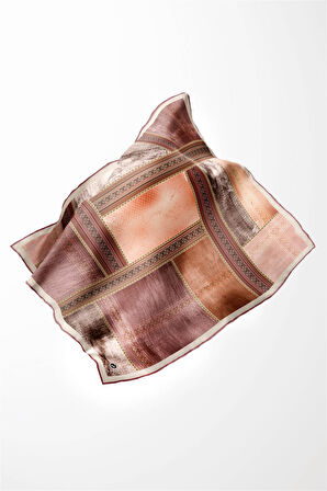 Twill Dokulu Ve Geometrik Desenli Pudra Renkli 90x90 Eşarp (İpek İçermez) Dikim Şekli : El Dikişi