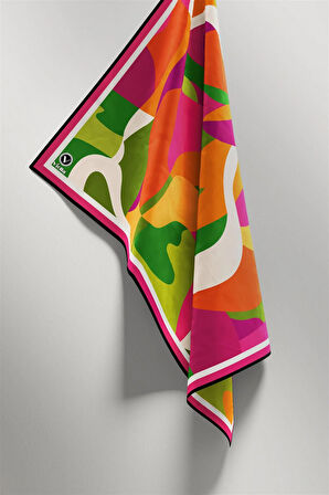 Twill Sulu Boyalı Çiçek Desenli Fuşya Renkli 90x90 Eşarp (İpek İçermez) Dikim Şekli : El Dikişi