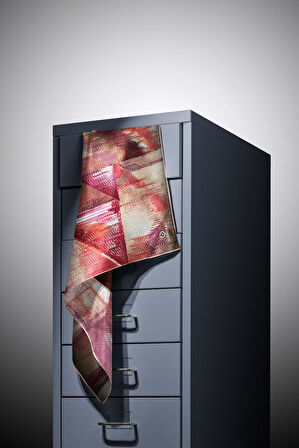 %100 Twill İpek Efektli ve Geometrik Desenli Somon - Pudra Renkli 90x90 Eşarp Dikim Şekli : El Dikişi