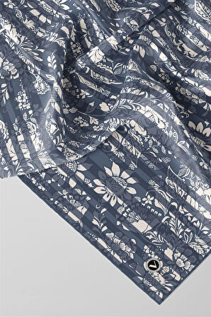 Twill Batik Şal Desenli İndigo Renkli 90x90 Eşarp (İpek İçermez) Kenar Dikiş Şekli El Dikişli