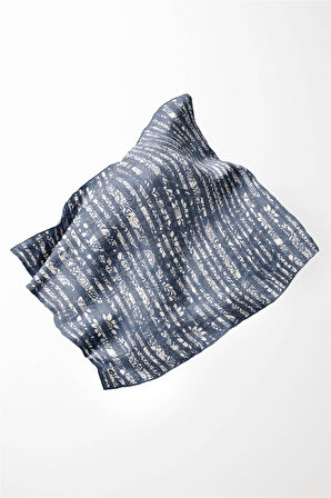Twill Batik Şal Desenli İndigo Renkli 90x90 Eşarp (İpek İçermez) Kenar Dikiş Şekli El Dikişli