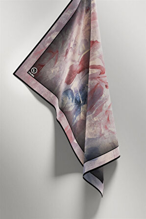 Twill Sulu Boyalı Çiçek Desenli Pudra Renkli 90x90 Eşarp (İpek İçermez) Kenar Dikiş Şekli El Dikişli