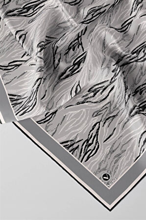 Twill Soyut Çizgi Desenli Gri Renkli 90x90 Eşarp (İpek İçermez) Kenar Dikiş Şekli El Dikişli