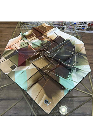 Kristal Geometrik Desenli Zümrüt Yeşili Renkli 90x90 Eşarp (İpek İçermez) Kenar Dikiş Şekli El Dikişli