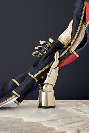 %100 Twill İpek Geometrik Desenli Lacivert - Kırmızı Renkli 90x90 Eşarp Dikim Şekli : El Dikişi