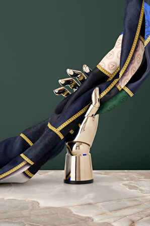 %100 Twill İpek Geometrik Desenli Zümrüt Yeşili - Saks Renkli 90x90 Eşarp Dikim Şekli : El Dikişi