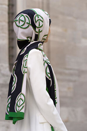 LÜKS MEDİNE İPEĞİ ÇİZGİLİ DESENLİ ZÜMRÜT YEŞİLİ RENKLİ 75X195 KIRIŞMAZ ŞAL MOSS KREP DİKİŞ TİPİ İTALYAN DİKİŞLİ