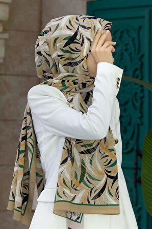 LÜKS MEDİNE İPEĞİ GEOMETRIK DESENLİ ZÜMRÜT YEŞİLİ RENKLİ 75X195 KIRIŞMAZ ŞAL MOSS KREP DİKİŞ TİPİ İTALYAN DİKİŞLİ