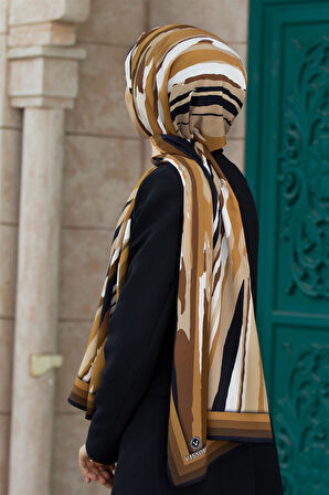 LÜKS MEDİNE İPEĞİ GEOMETRİK DESENLİ SÜTLÜ KAHVE RENKLİ 75X195 KIRIŞMAZ ŞAL MOSS KREP DİKİŞ TİPİ İTALYAN DİKİŞLİ