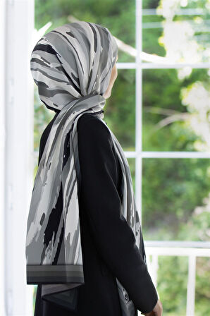 LÜKS MEDİNE İPEĞİ GEOMETRİK DESENLİ GRİ RENKLİ 75X195 KIRIŞMAZ ŞAL MOSS KREP DİKİŞ TİPİ İTALYAN DİKİŞLİ