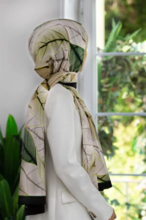 LÜKS MEDİNE İPEĞİ YAPRAK DESENLİ ZÜMRÜT YEŞİLİ RENKLİ 75X195 KIRIŞMAZ ŞAL MOSS KREP DİKİŞ TİPİ İTALYAN DİKİŞLİ