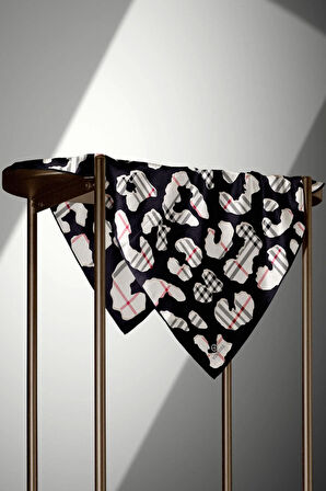 %100 Twill İpek Leopar Desenli Siyah - Krem Renkli 90x90 Eşarp Dikim Şekli : El Dikişi