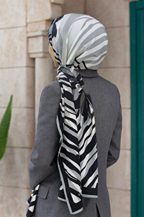 LÜKS MEDİNE İPEĞİ ZEBRA VE ÇİÇEK DESENLİ GÜMÜŞ RENKLİ 75X195 KIRIŞMAZ ŞAL MOSS KREP DİKİŞ TİPİ İTALYAN DİKİŞLİ