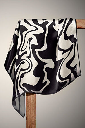 57 % İPEK % 43 VİSKON Twill İpek Dalga Desenli Siyah - Krem Renkli 90x90 Dikim Şekli : El Dikişi Eşarp