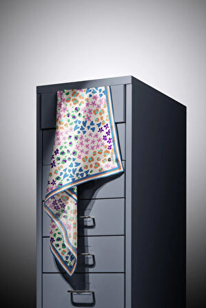 %100 Twill İpek Kalpli Leopar Desenli İndigo - Pembe Renkli 90x90 Eşarp Dikim Şekli : El Dikişi