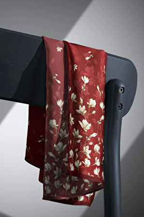 % 57 İPEK % 43 VİSKON Twill İpek Çiçek Desenli Bordo Renkli 90x90 Eşarp Dikim Şekli : El Dikişi