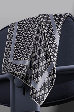 % 57 İPEK % 43 VİSKON Twill İpek Geometrik Desenli Siyah - Gri Renkli 90x90 Eşarp Dikim Şekli : El Dikişi