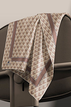 % 57 İPEK % 43 VİSKON Twill İpek Geometrik Desenli Bej - Sütlü Kahve Renkli 90x90 Eşarp Dikim Şekli : El Dikişi