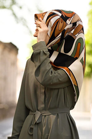 % 57 İPEK % 43 VİSKON Twill İpek Geometrik Desenli Taba - Haki Renkli 90x90 Dikim Şekli : El Dikişi Eşarp