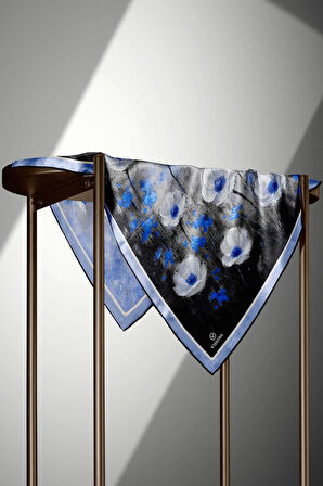 %100 Twill İpek Yağlı Boya Çiçek Desenli İndigo Renkli 90x90 Eşarp Dikim Şekli : El Dikişi