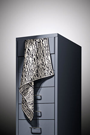 %100 Twill İpek Çizgi Desenli Krem - Siyah Renkli 90x90 Eşarp Dikim Şekli : El Dikişi