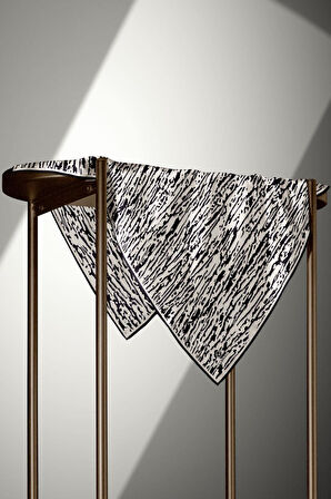 %100 Twill İpek Çizgi Desenli Krem - Siyah Renkli 90x90 Eşarp Dikim Şekli : El Dikişi