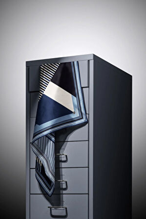 %100 Twill İpek Geometrik Desenli İndigo Renkli 90x90 Eşarp Dikim Şekli : El Dikişi