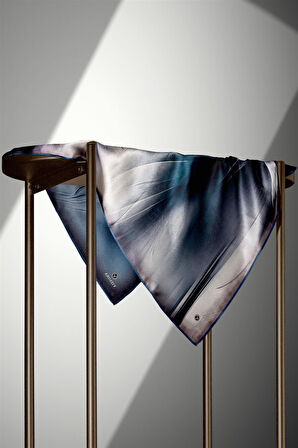 %100 Twill İpek Degrade Duman İndigo Renkli 90x90 Eşarp Dikim Şekli : El Dikişi