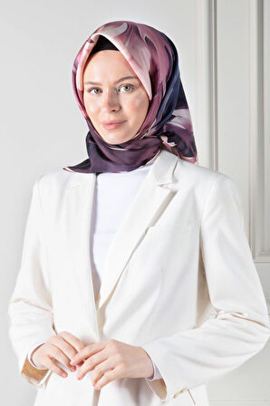 %100 Twill İpek Yaprak Desenli Pudra - Lacivert Renkli 90x90 Eşarp Dikim Şekli : El Dikişi